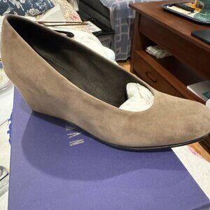 Stuart Weitzman Comodo Wedge Heels – Women’s 6.5 – Mushroom Suede – BNIB